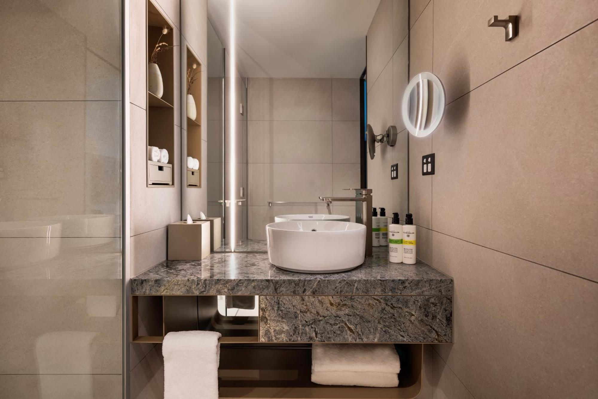 Pullman Auckland Airport Hotel Bagian luar foto Bathroom