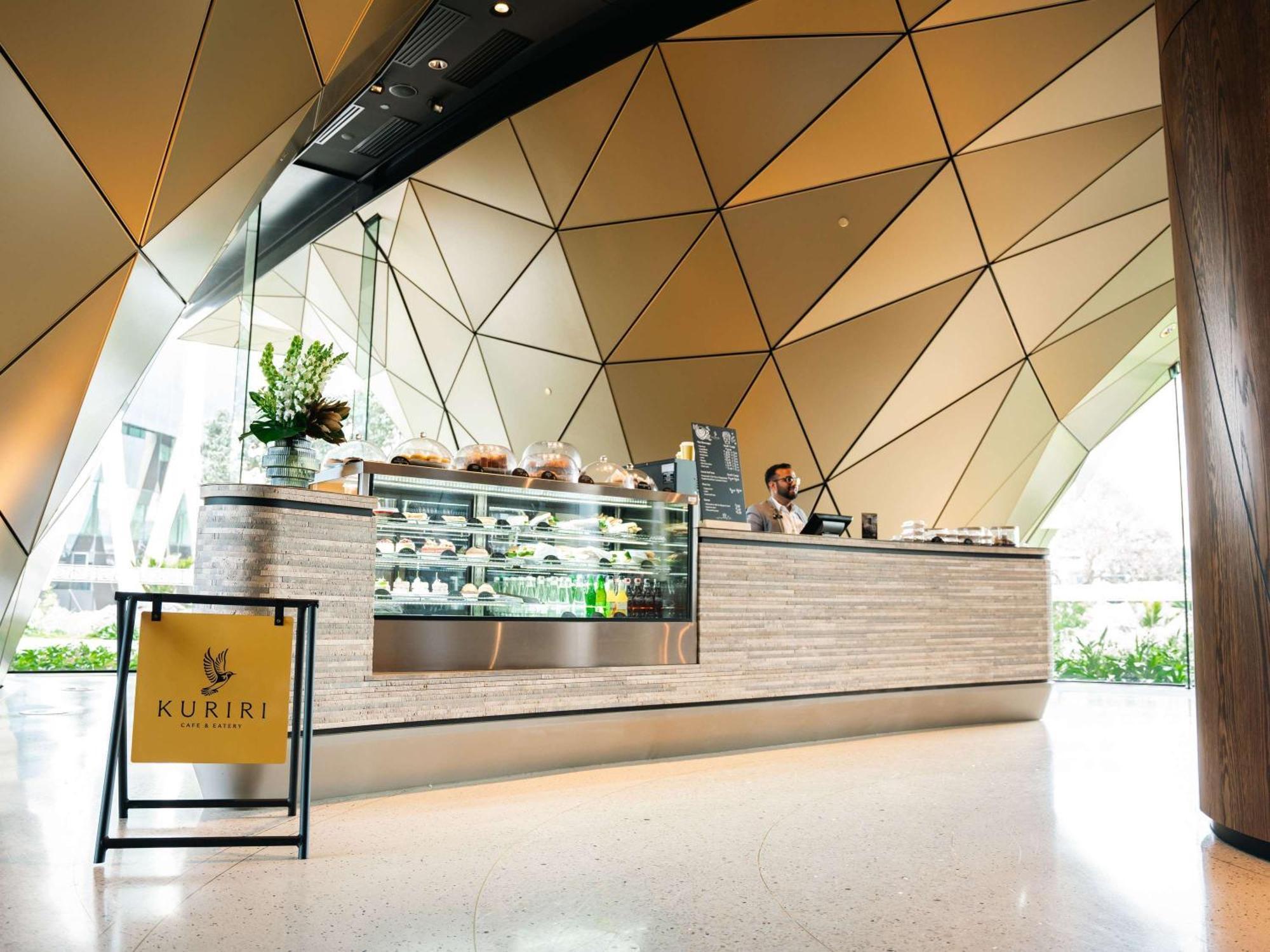 Pullman Auckland Airport Hotel Bagian luar foto KURIJI