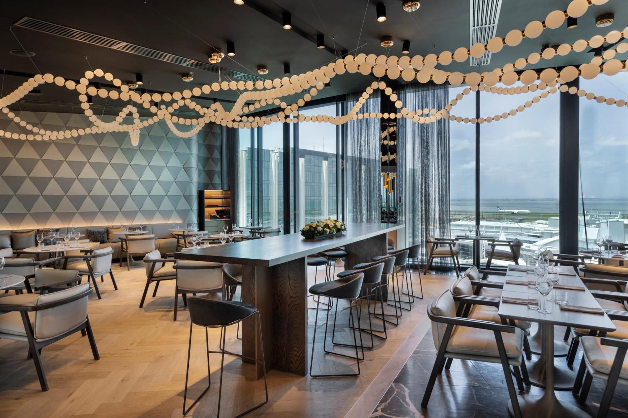 Pullman Auckland Airport Hotel Bagian luar foto The lounge at Haneda Airport